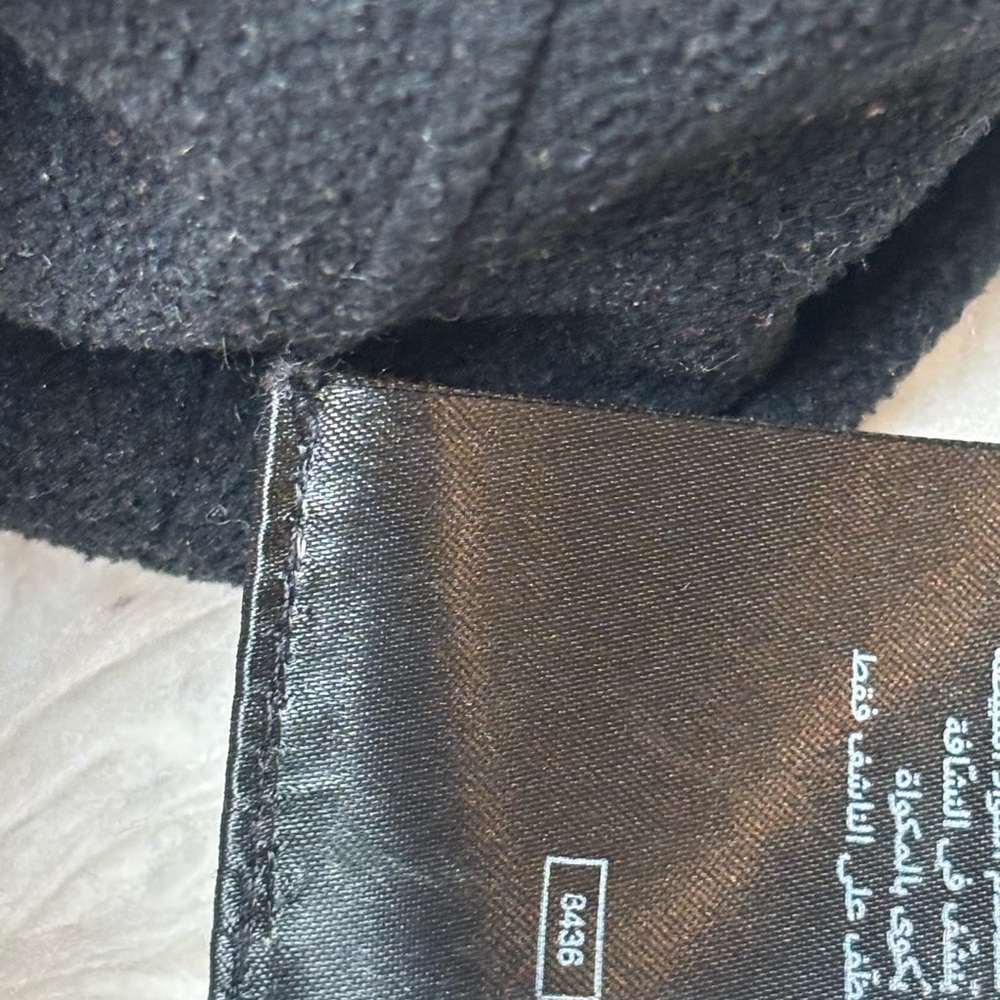 Canada Goose Men's Grey Knit Beanie with Logo Patch - Picture 13 of 16